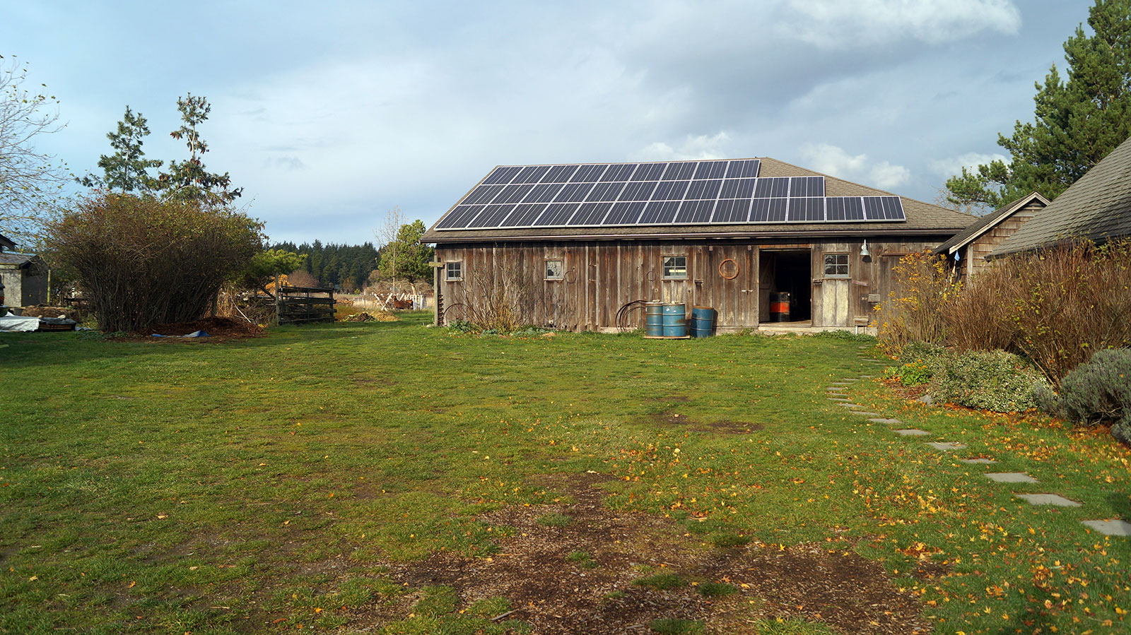 solar panels at Sunnyfield Farm